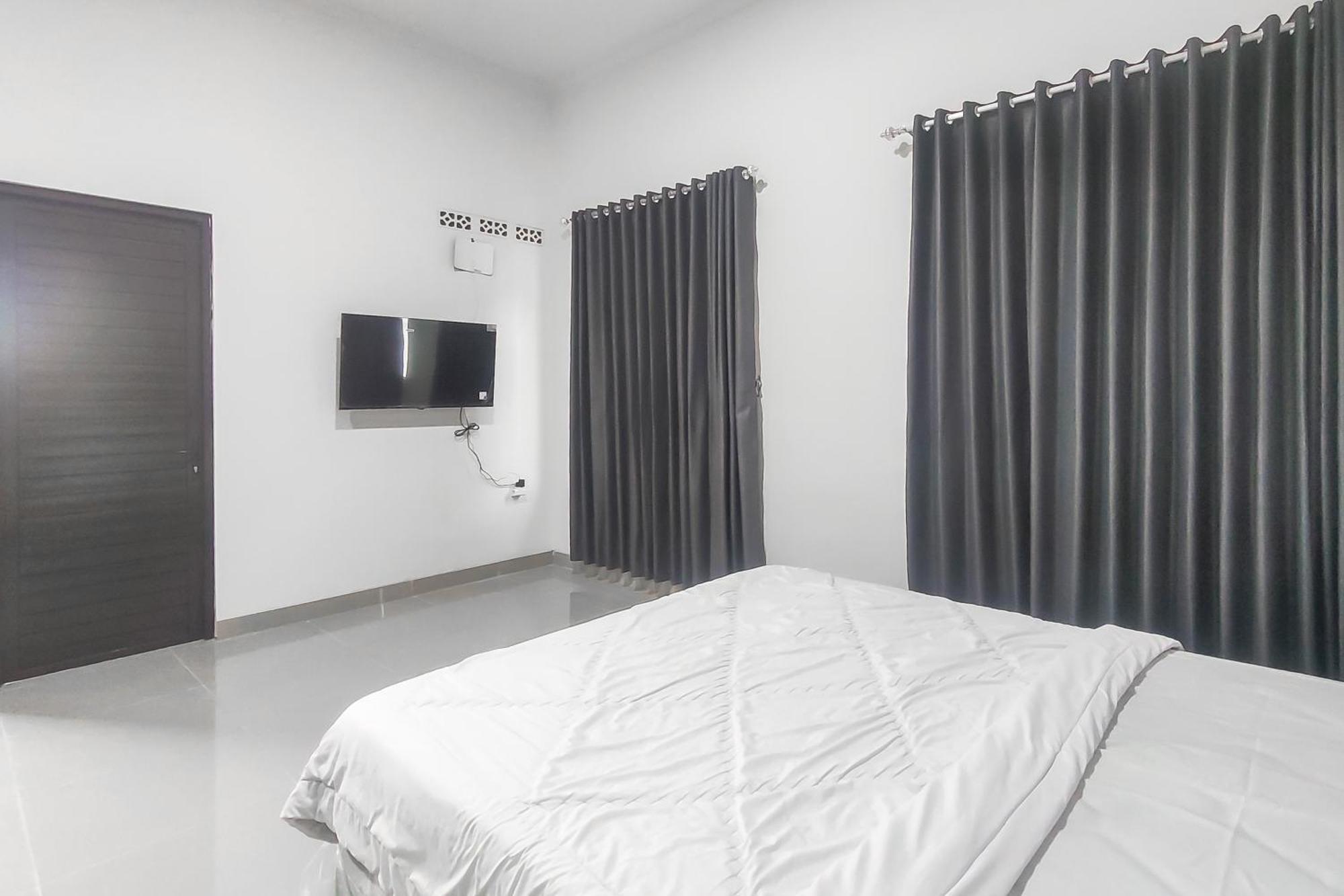 Hotel Roemah Ciremay Redpartner Bandung